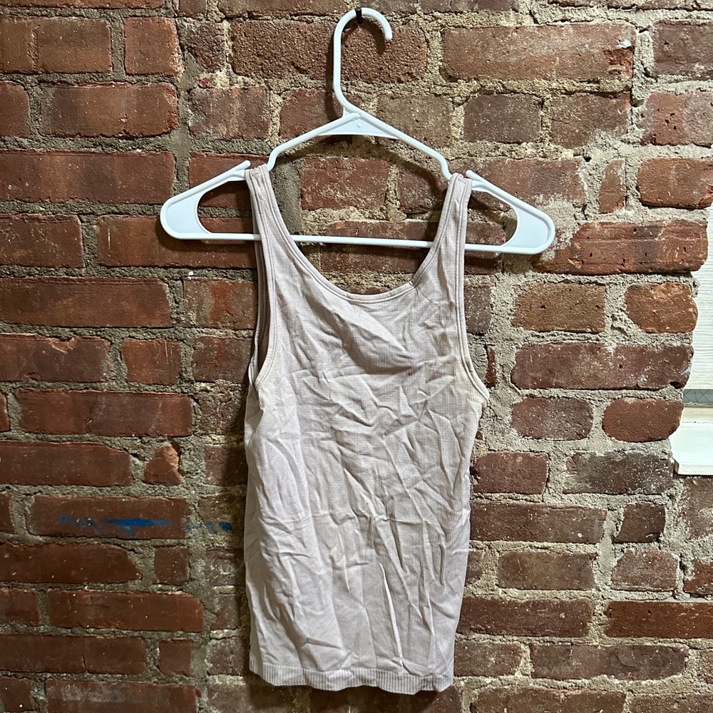 Lululemon tank top (high neck)